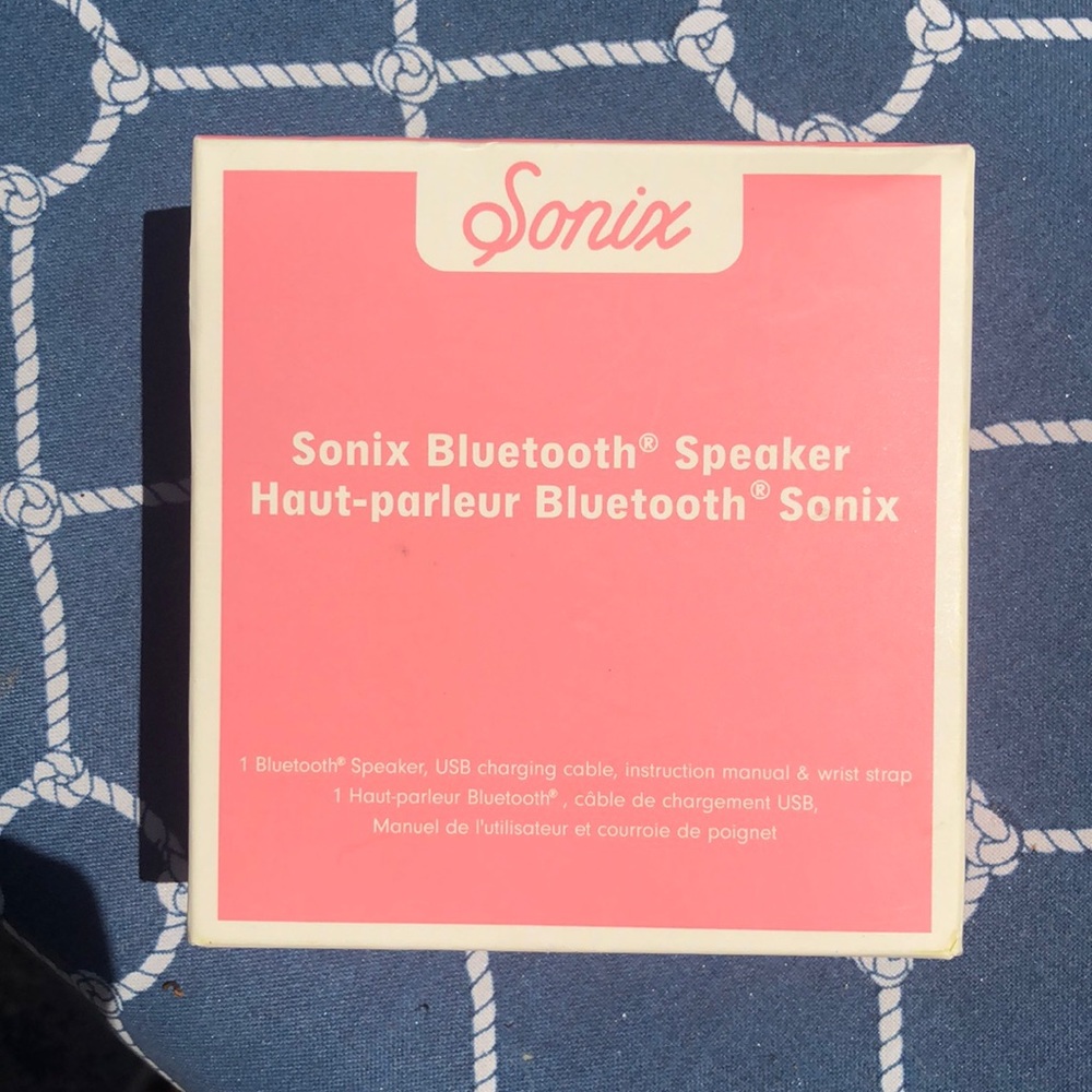 Bluetooth travel speaker